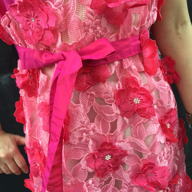 ローズピンク高級花柄レース天使のドレスエプロン | 芦屋ル・タブリエ 